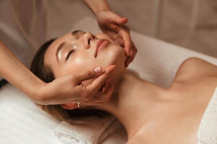 massage visage femme